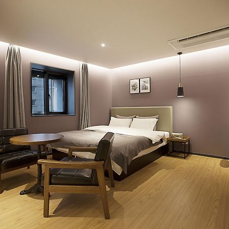 Brown Dot Hotel Changwon Exterior foto