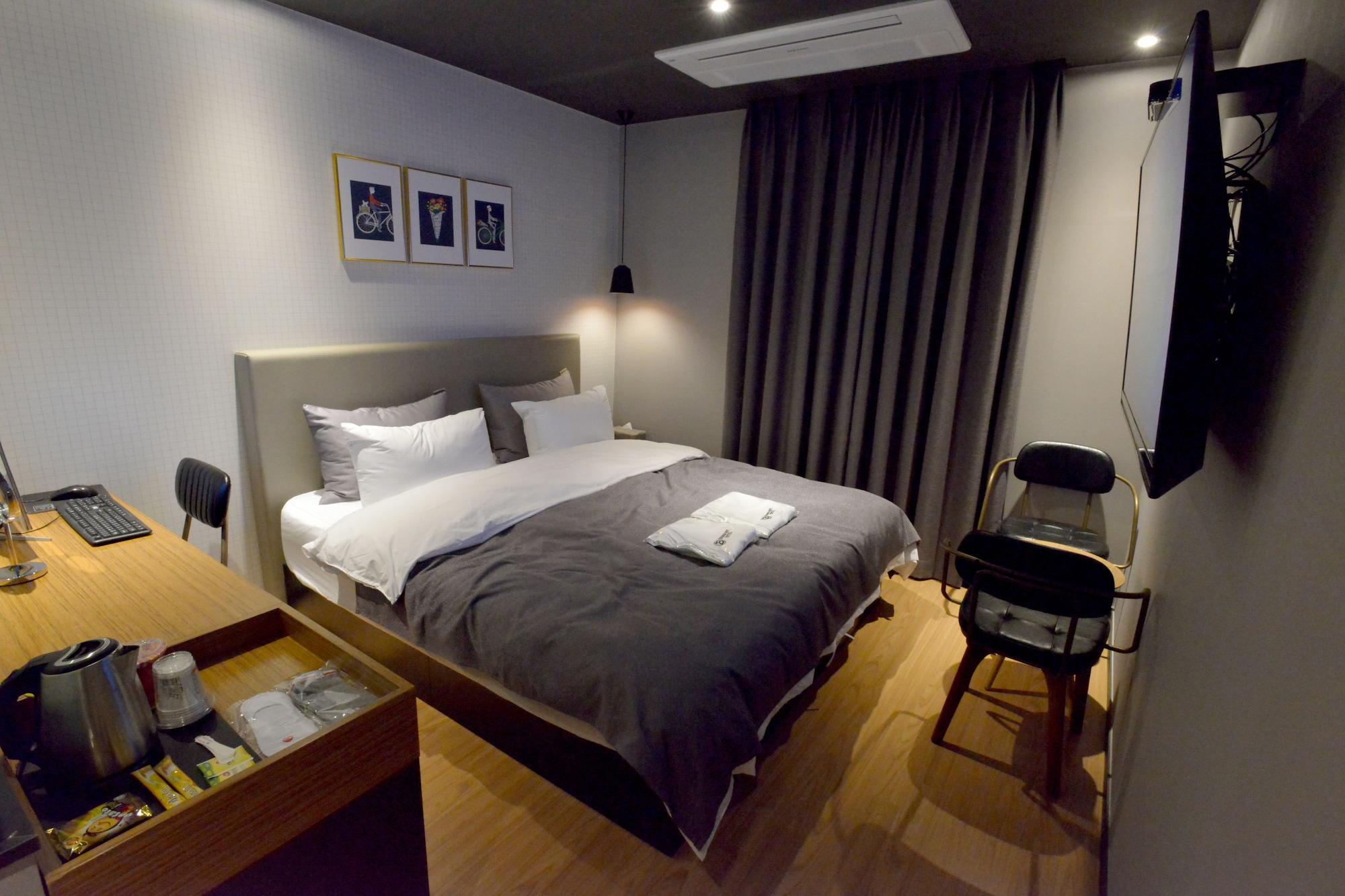Brown Dot Hotel Changwon Exterior foto