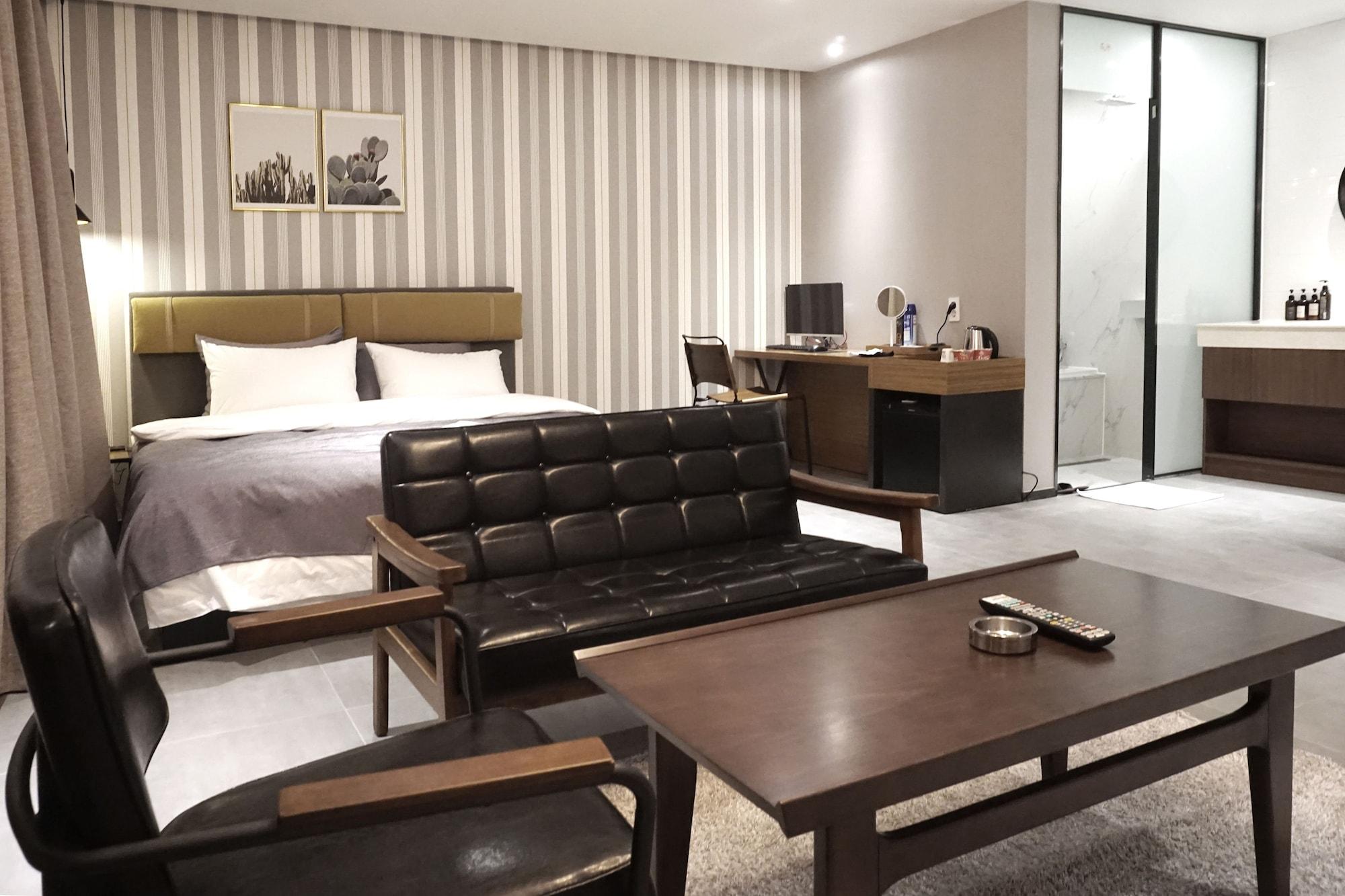 Brown Dot Hotel Changwon Exterior foto