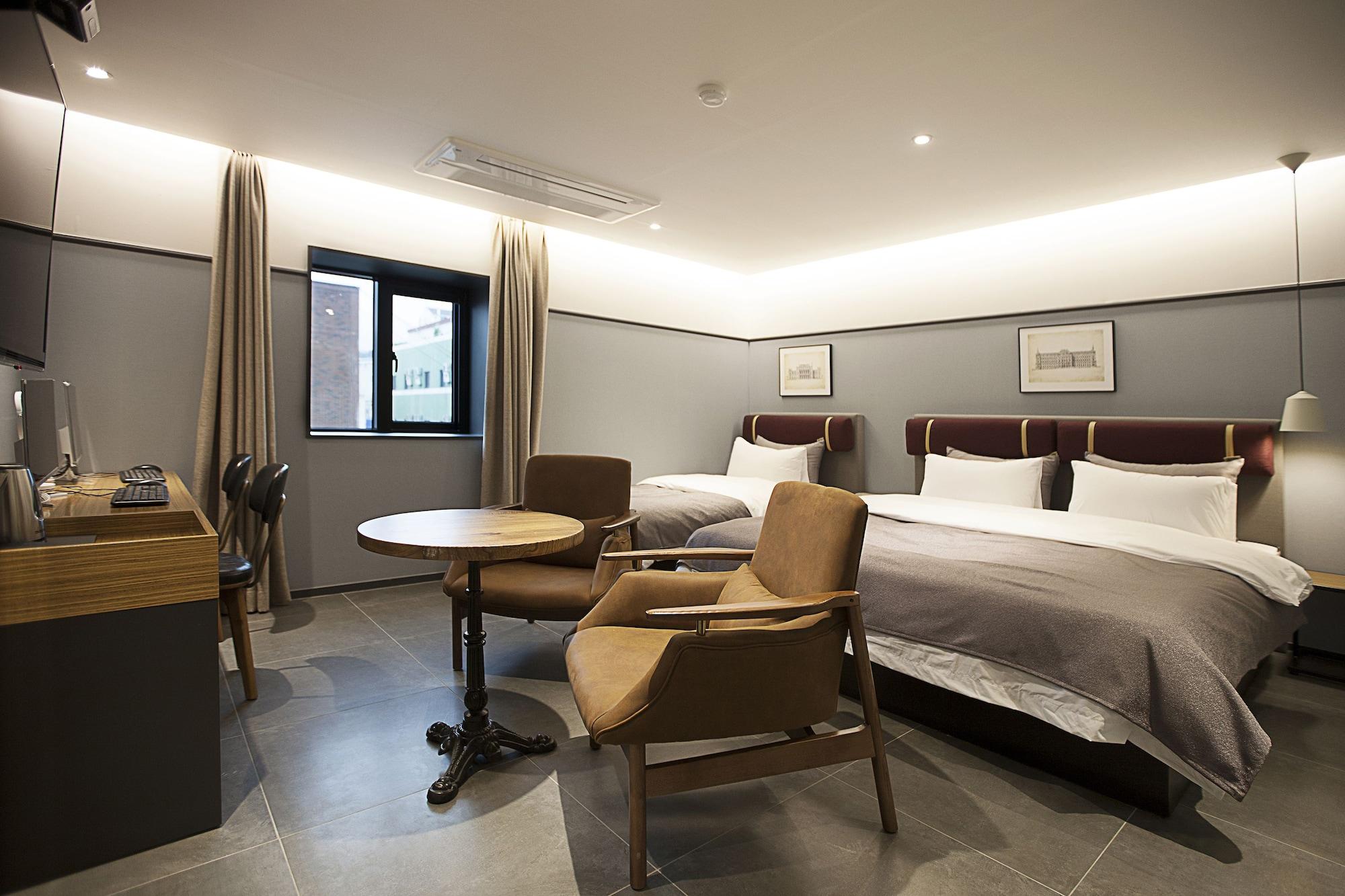 Brown Dot Hotel Changwon Exterior foto