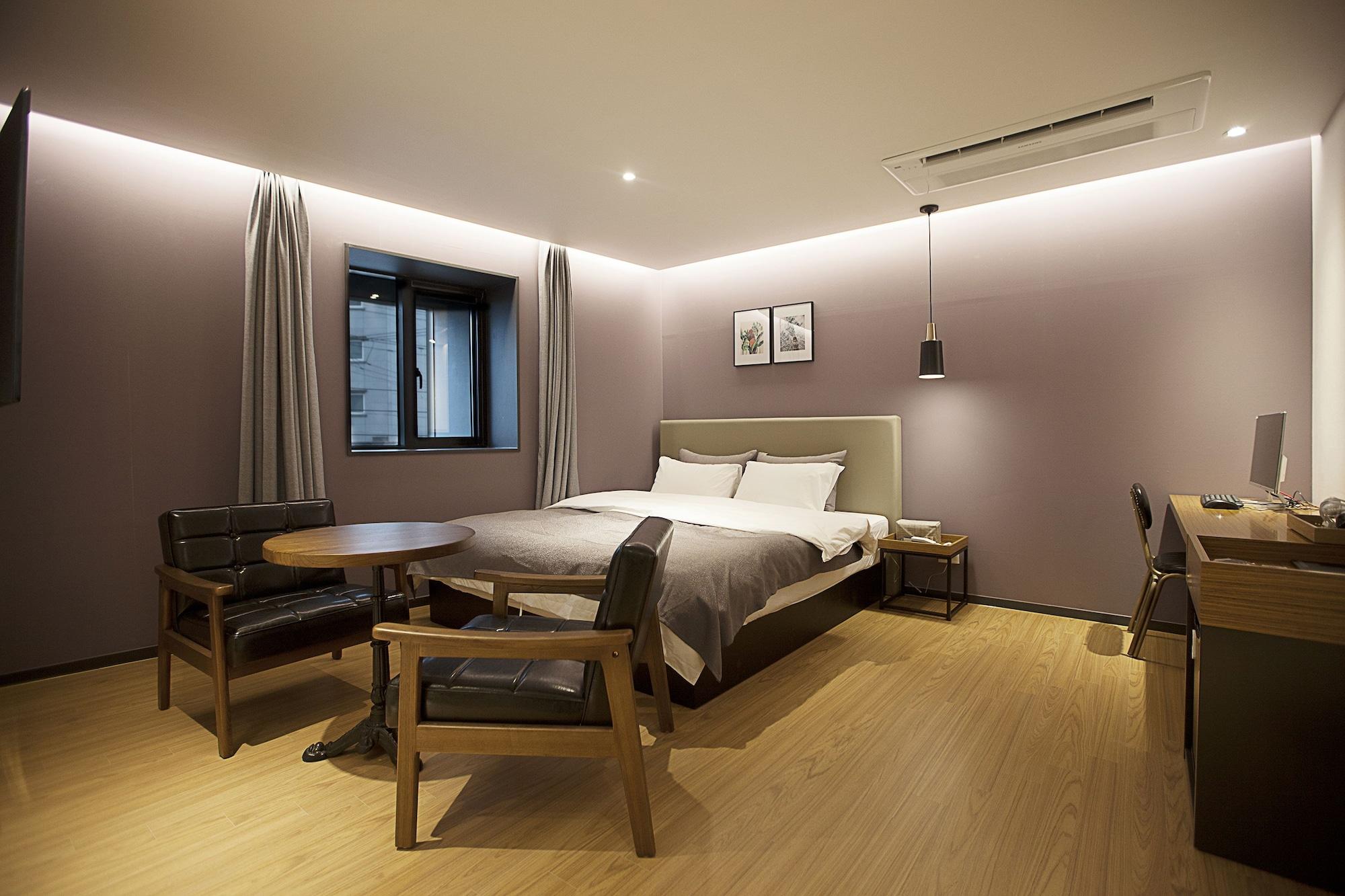 Brown Dot Hotel Changwon Exterior foto
