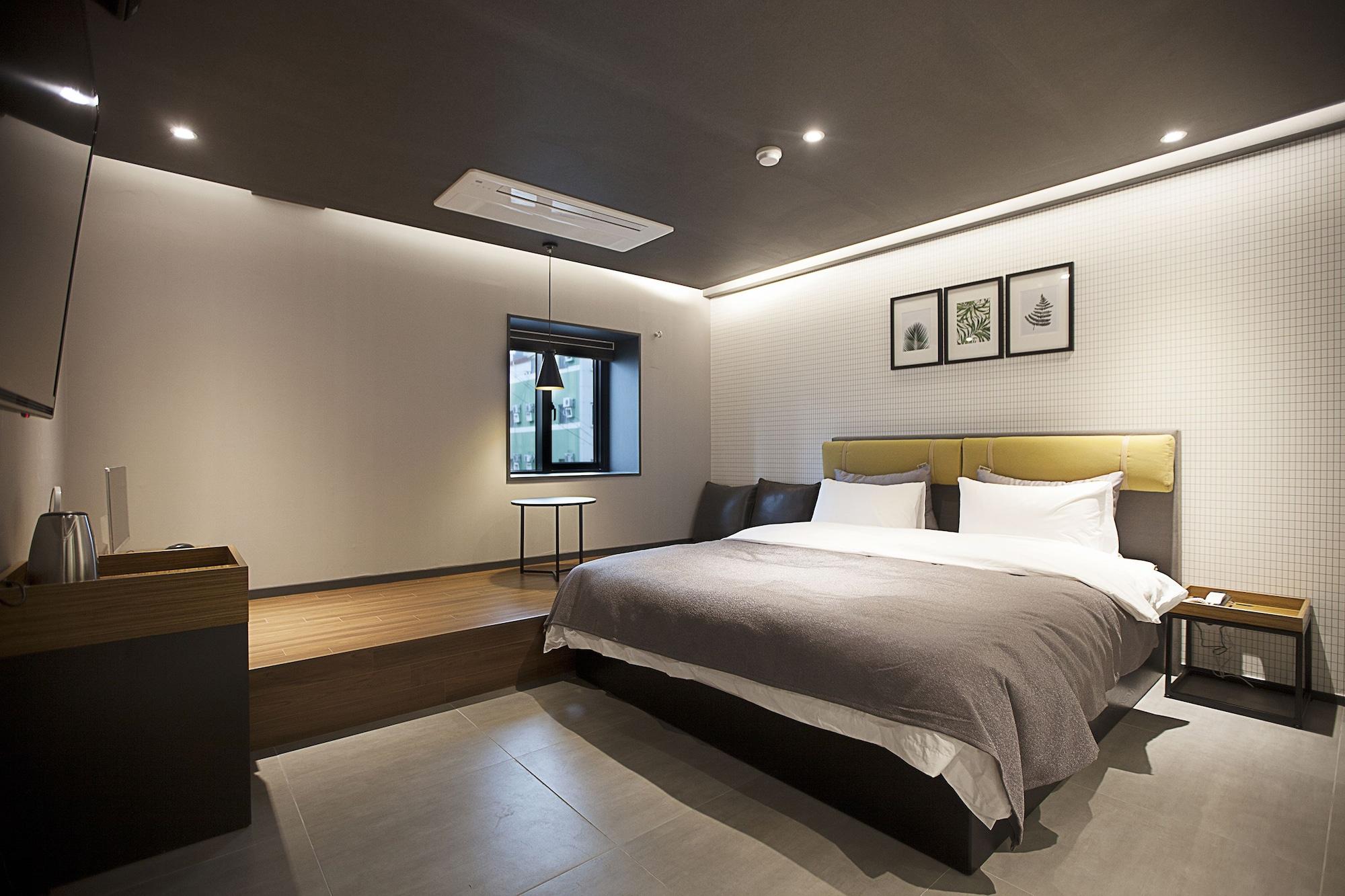 Brown Dot Hotel Changwon Exterior foto