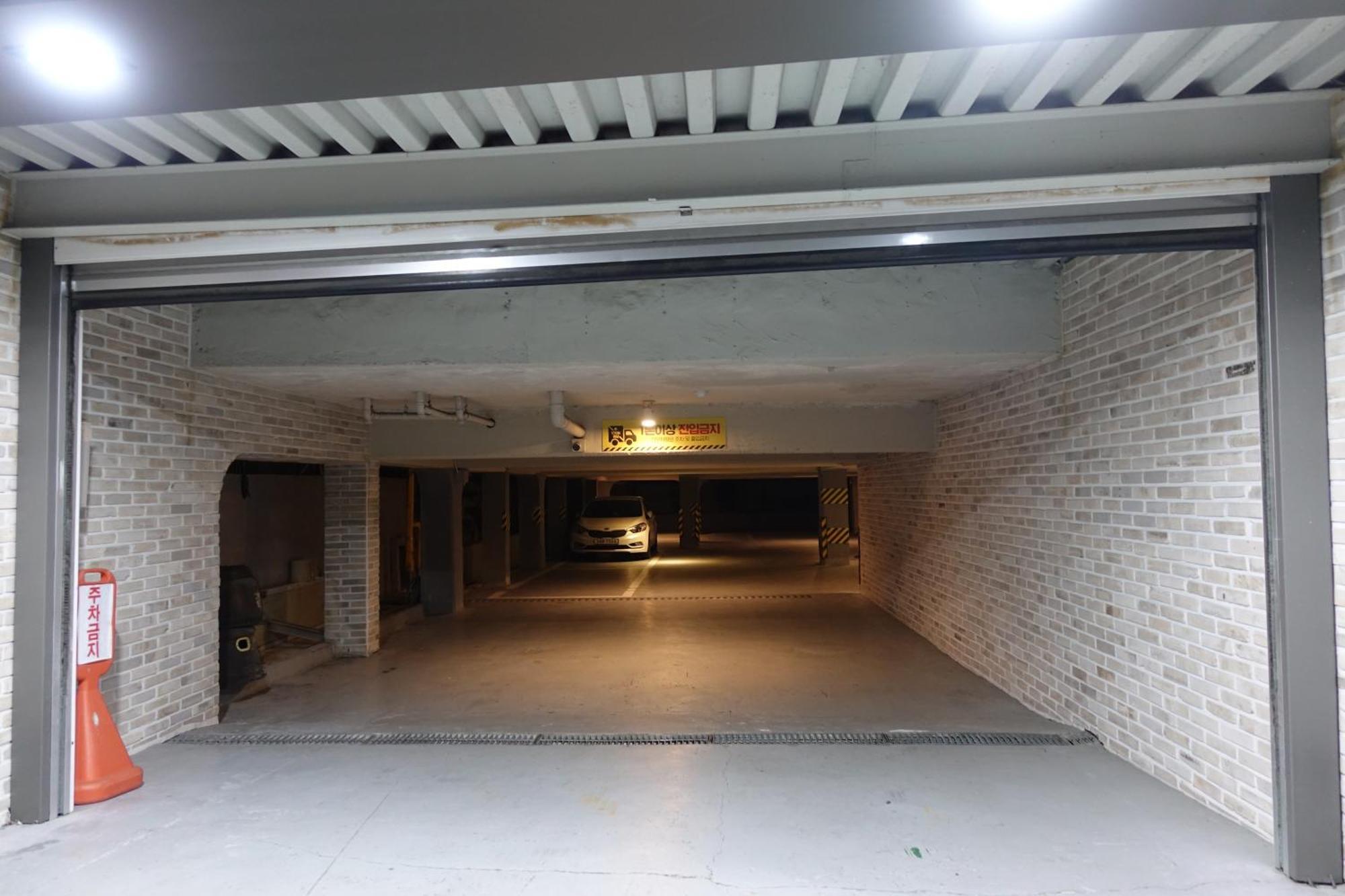 Brown Dot Hotel Changwon Exterior foto
