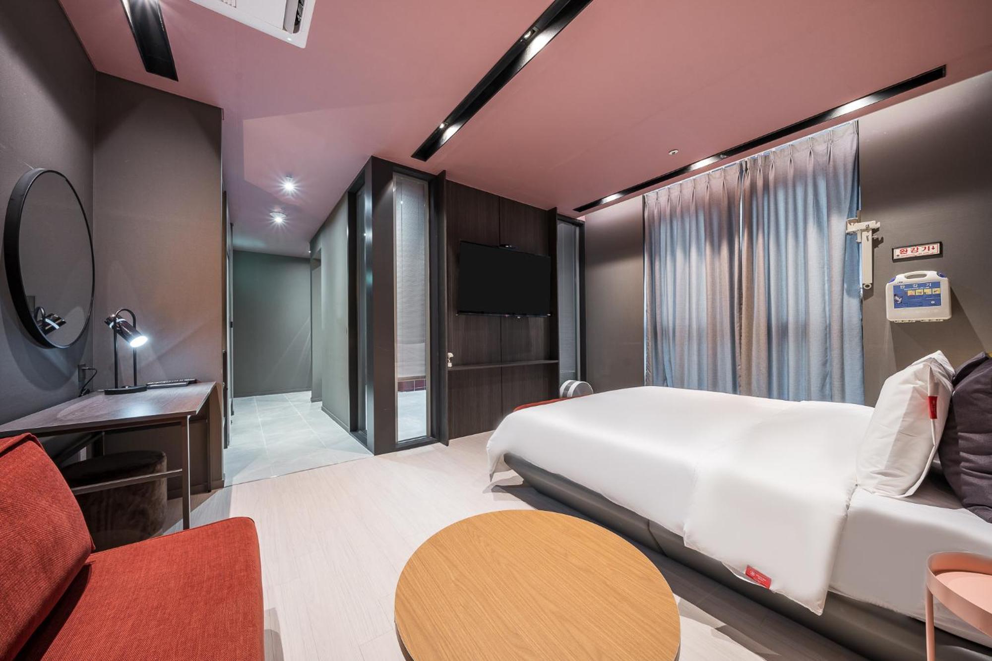 Brown Dot Hotel Changwon Exterior foto