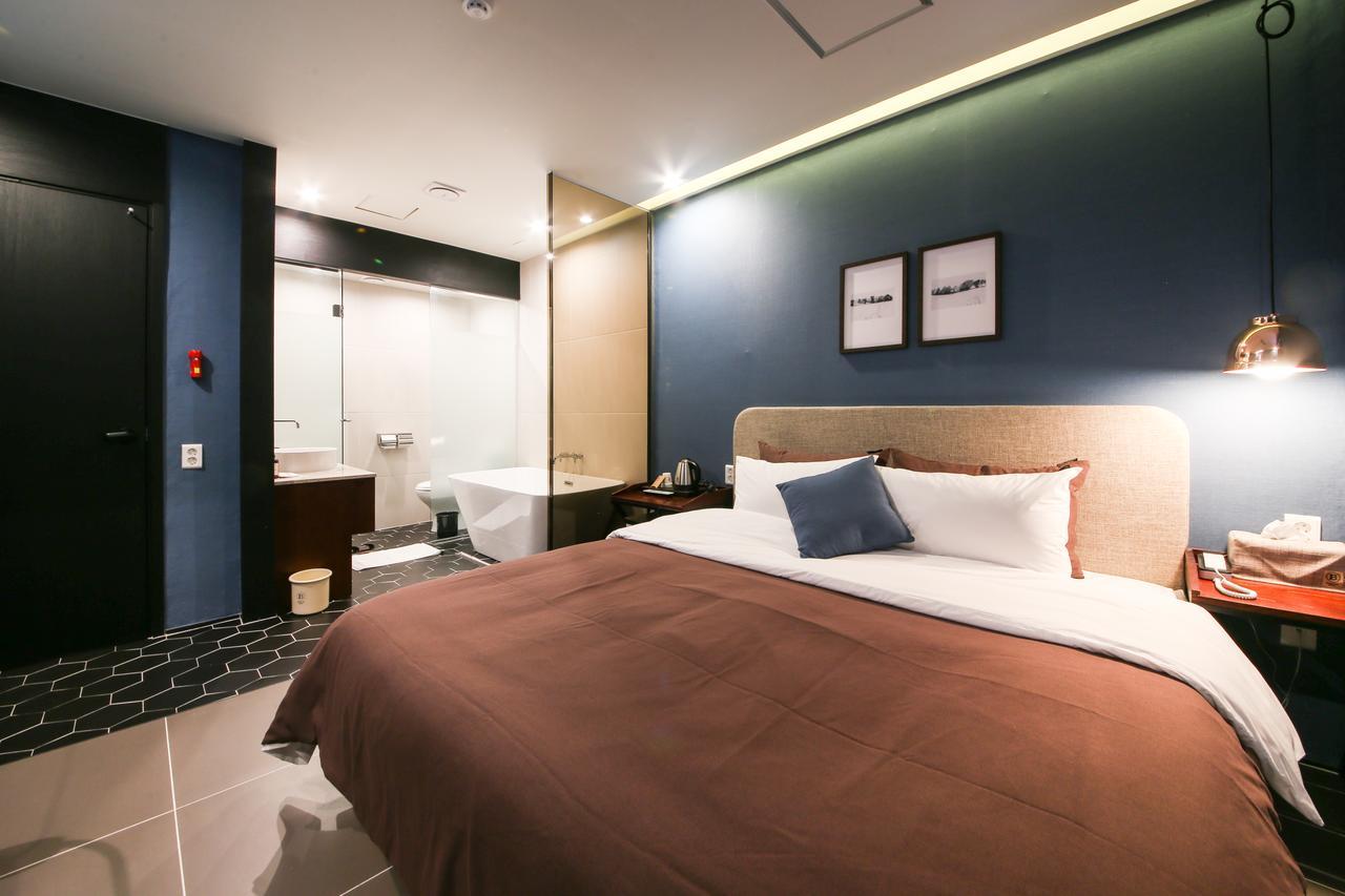 Brown Dot Hotel Changwon Exterior foto
